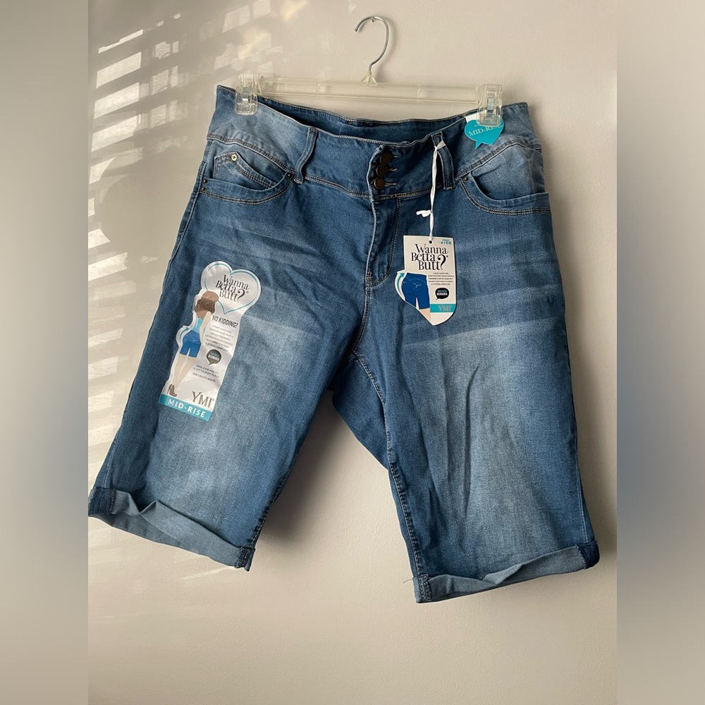 YMI mid rise Bermuda jean shorts size 18 NWT